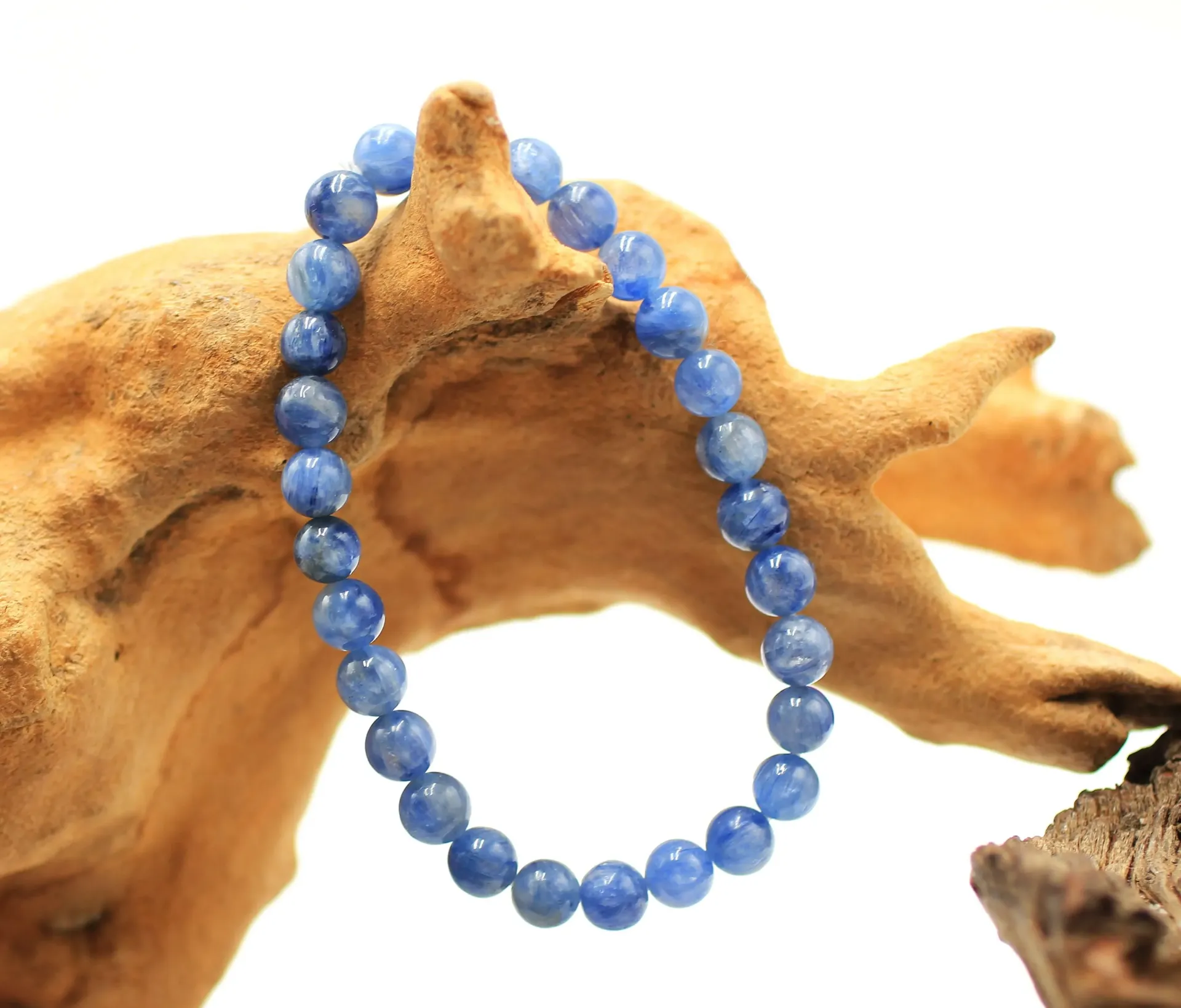 Bracelet en perles 6mm en Cyanite bleue