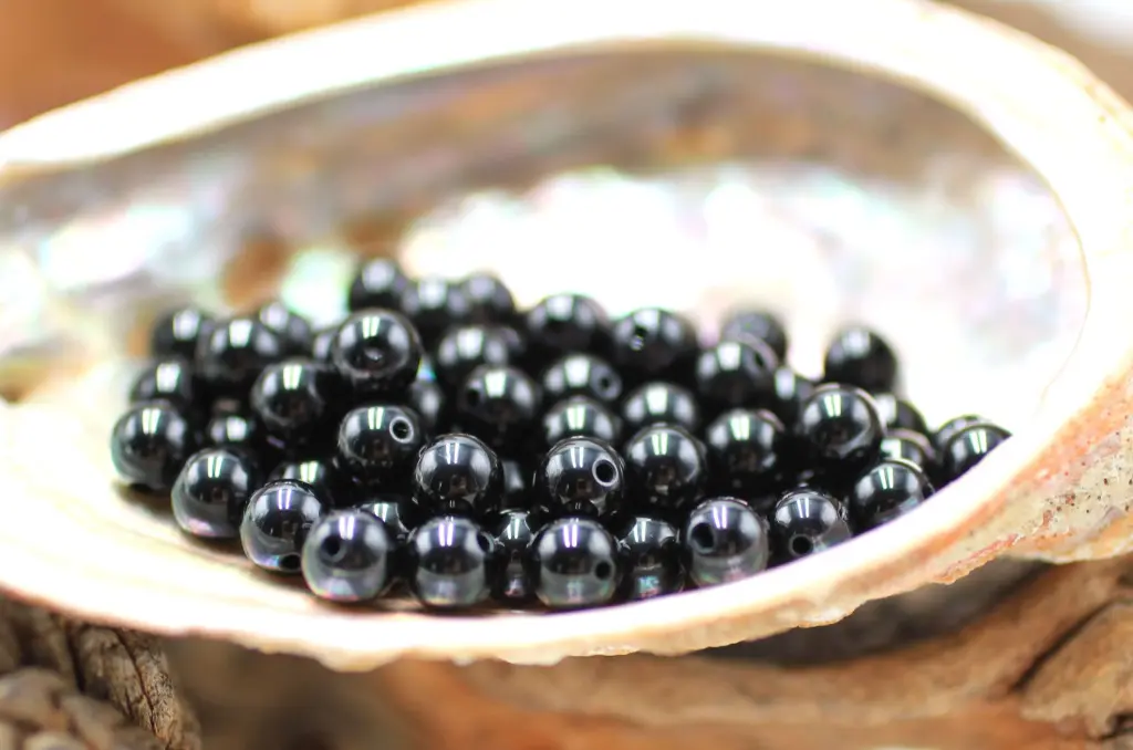 Perle 6mm en Spinelle noire