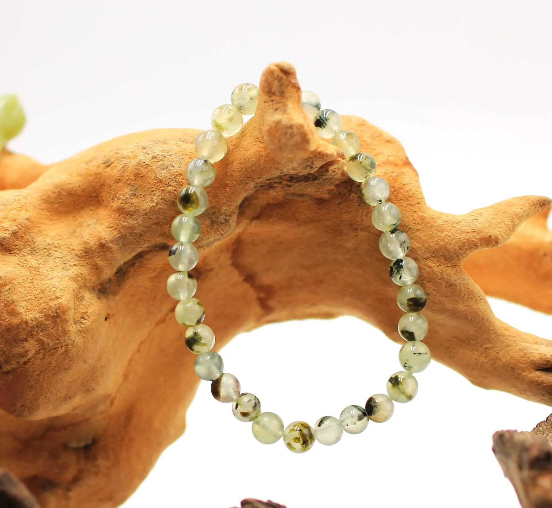 Bracelet en perles 6mm en Préhnite