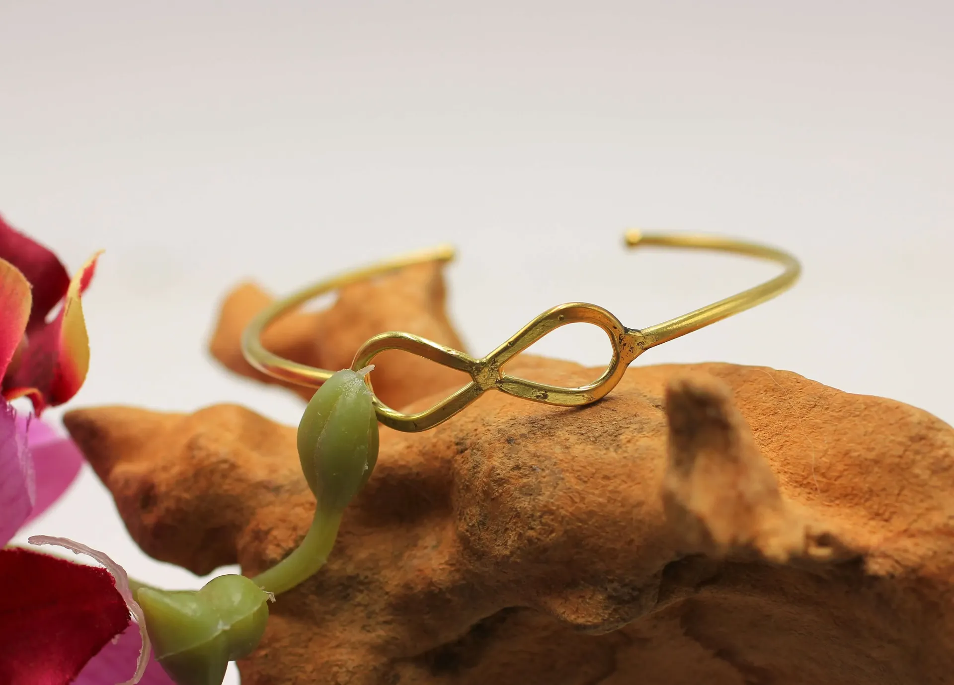 Bracelet Jonc en Laiton Symbole Infini