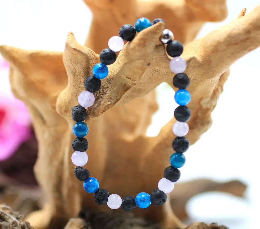 Bracelet en perles 6mm en Apatite bleue, Améthyste lavande et Pierre de lave