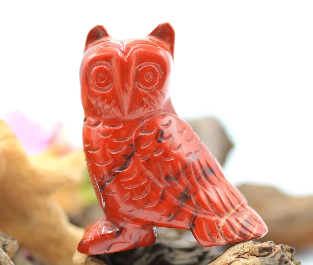 Hibou en Jaspe breschia rouge