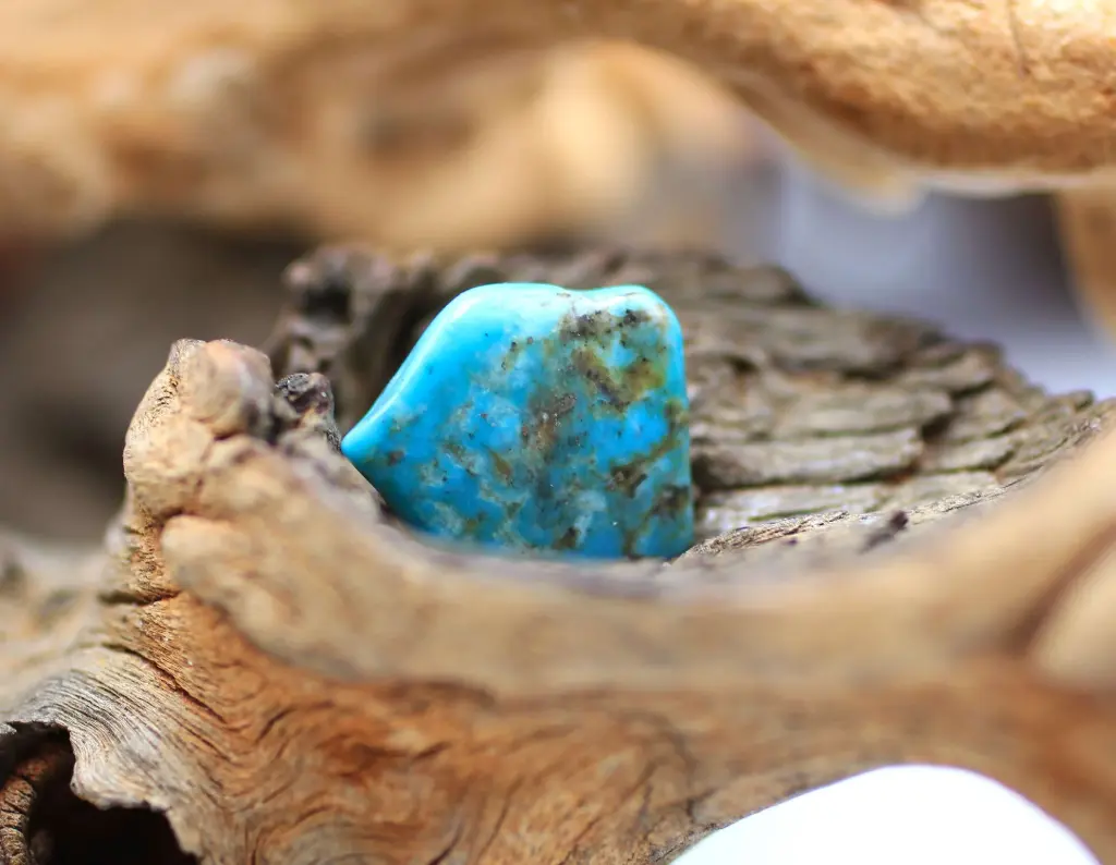 Turquoise roulée