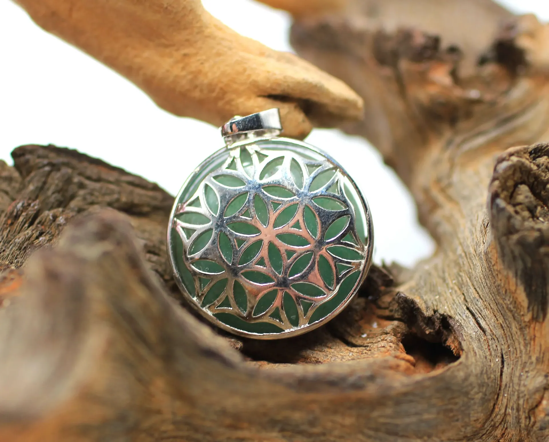 Pendentif fleur de vie et Aventurine verte
