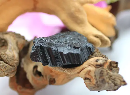 Tourmaline noire brute