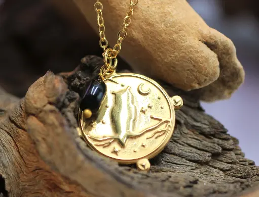 Chaine en acier doré et Médaille Totem Hibou et Onyx noir