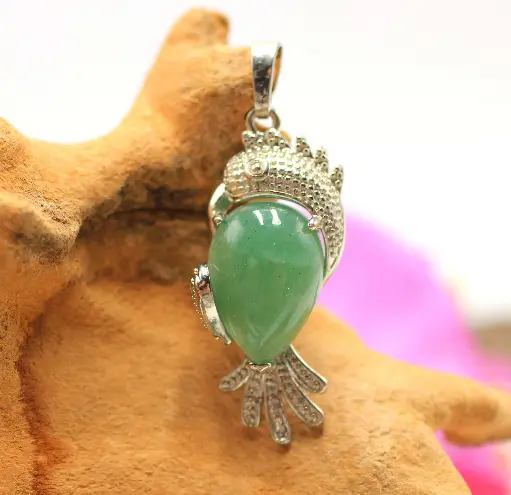Pendentif perroquet en Aventurine verte