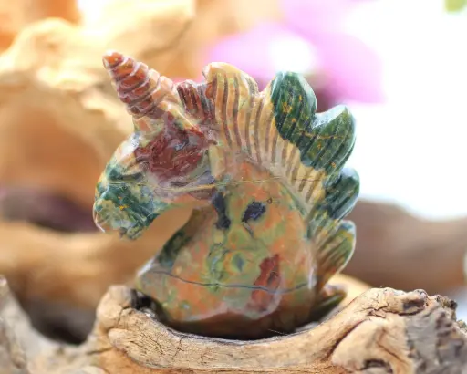 Tête de licorne en Rhyolite (jaspe océan)