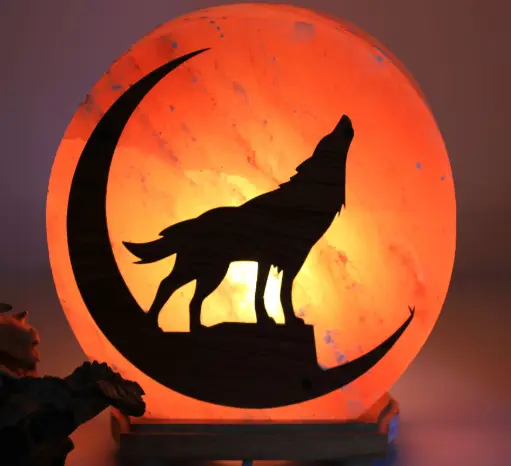 Lampe disque en Sel de l'Himalaya (Halite) et Motif Loup