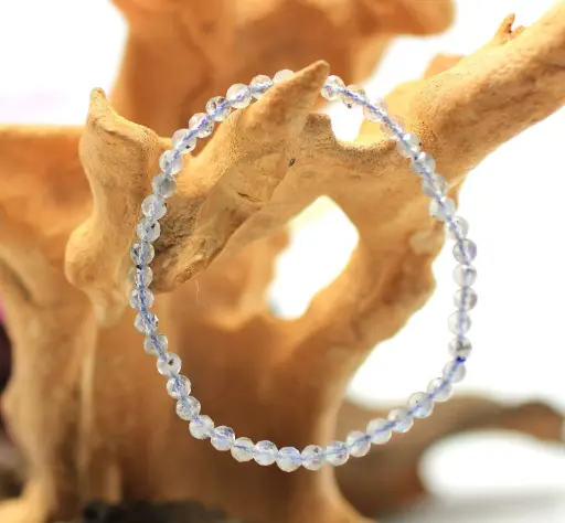 Bracelet en perles 4mm facettées en Labradorite