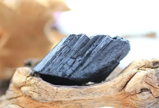 Tourmaline noire brute