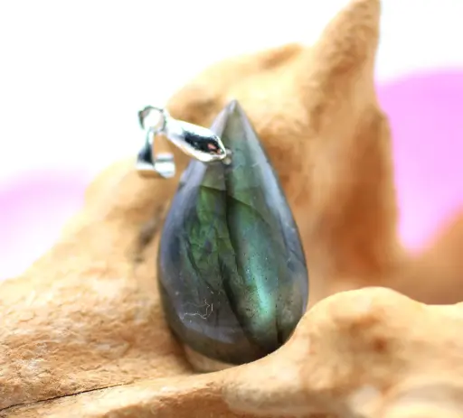 Pendentif goutte en Labradorite