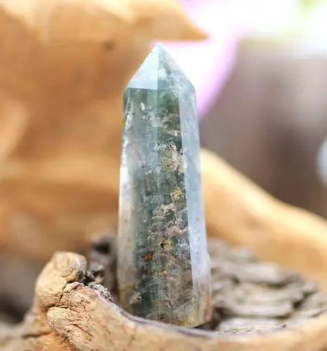 Obélisque en Quartz lodolite