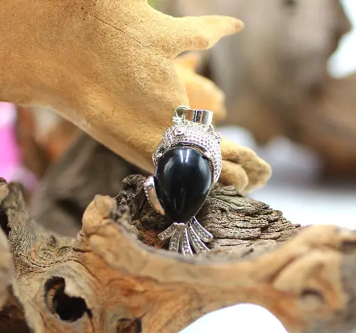 Pendentif perroquet en Obsidienne noire