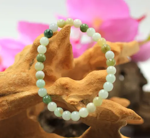 Bracelet en perles 6mm en Jade de Birmanie
