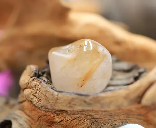 Quartz rutile roulé