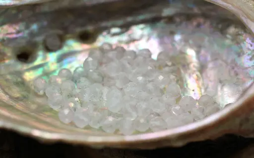 Perle 4mm facettée en Cristal de roche